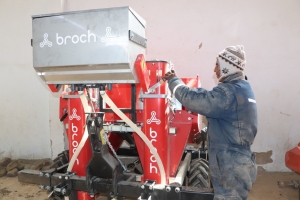 ALCALD&Iacute;A ENTREGA MAQUINARIA AGR&Iacute;COLA AL DISTRITO PALCA CAPITAL PRODUCTORA DE PAPA