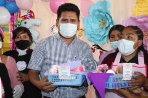 MUJERES SE CAPACITAN EN REPOSTER&Iacute;A, COSTURA Y PELUQUER&Iacute;A PARA INCLUIRSE AL MUNDO LABORAL