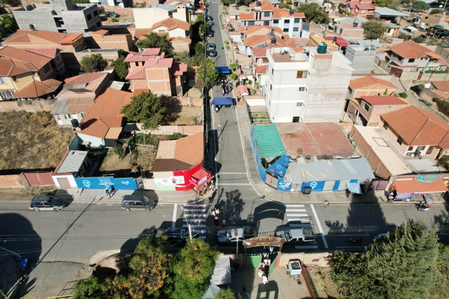 ALCALDE PEDRO GUTI&Eacute;RREZ VIDAURRE ENTREG&Oacute; EL ASFALTADO DE V&Iacute;AS PRINCIPALES EN LA OTB OLIVOS NORTE DEL DISTRITO 2