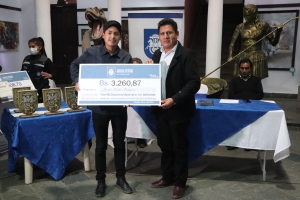 ALCALDE DE SACABA PEDRO GUTI&Eacute;RREZ PREMIA A GANADORES DEL CONCURSO DE ARTE &ldquo;ATIPAY&rdquo;