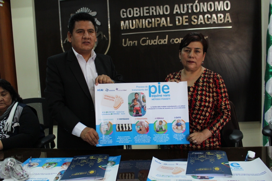 ALCALD&Iacute;A DE SACABA FIRMA UN CONVENIO CON EL CENTRO AYNINAKUNA PARA CAMBIAR LA VIDA A NI&Ntilde;OS CON PIE EQUINOVARO CON EL PROYECTO "PASITO A PASITO"