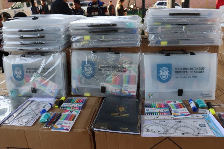 POR EL D&Iacute;A DEL NI&Ntilde;O SACABA ENTREGAR&Aacute; MATERIAL ESCOLAR A M&Aacute;S DE 36 MIL ESTUDIANTES DE 127 UNIDADES EDUCATIVAS