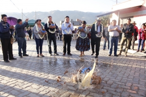 VECINOS DE LAS OTBS BELLA HORTENCIA Y VIRGEN DEL CARMEN DEL DISTRITO 6 SE BENEFICIAN CON UN ENLOSETADO Y PAVIMENTO R&Iacute;GIDO QUE UNIR&Aacute; EL NORTE Y SUR DE EL ABRA