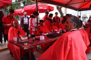 SACABA FESTEJ&Oacute; A LOS PADRES EN SU D&Iacute;A CON UN AGASAJO, SORTEOS Y CORTES DE CABELLO GRATIS