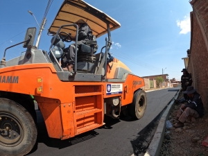 AVANZA EL ASFALTADO DE CALLES EN LA OTB CANAL PATA CENTRAL DEL DISTRITO RURAL LAVA LAVA DE SACABA