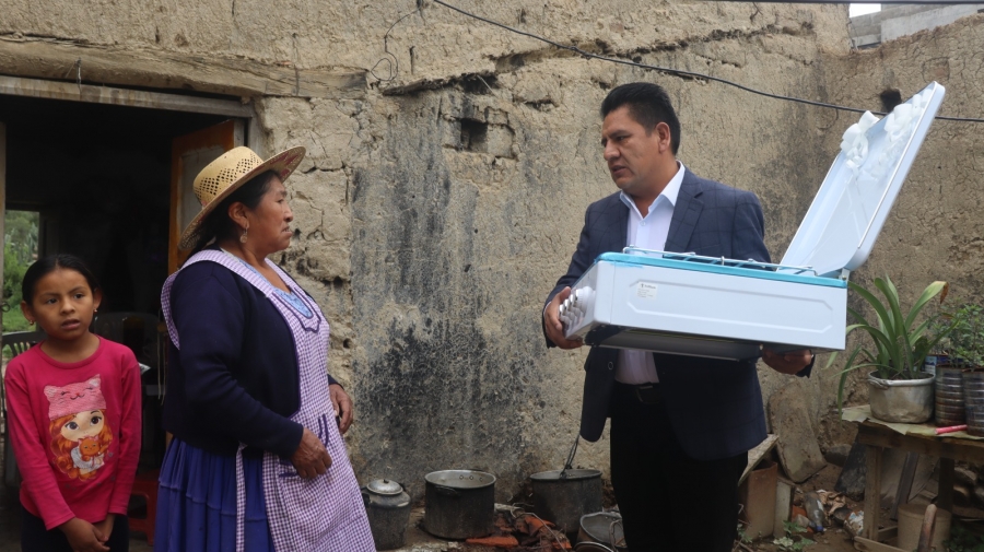 ALCALDE PEDRO GUTI&Eacute;RREZ VIDAURRE ENTREG&Oacute; AYUDA SOLIDARIA Y V&Iacute;VERES A FAMILIAS EN SITUACI&Oacute;N VULNERABLE DE SACABA