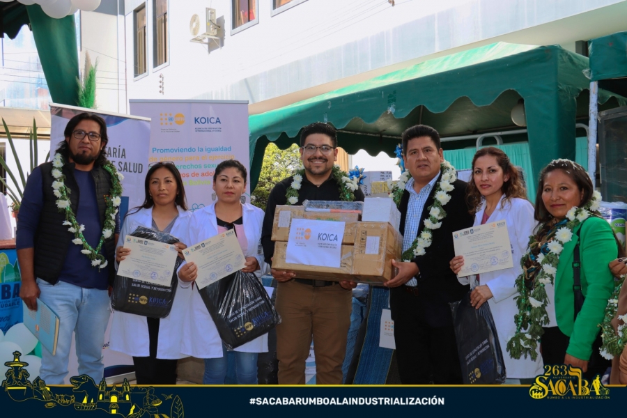 ALCALDE PEDRO GUTI&Eacute;RREZ ENTREGA INSUMOS Y EQUIPAMIENTO A CENTROS DE SALUD CON UNA INVERSI&Oacute;N DE M&Aacute;S DE 6 MILLONES DE BOLIVIANOS Y APERTURA EL CENTRO DE DESARROLLO DE COMPETENCIAS (CDC)