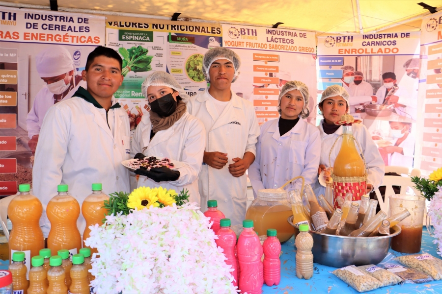 ESTUDIANTES SACABE&Ntilde;OS MOSTRARON TODO LO APRENDIDO EN LOS BACHILLERATOS T&Eacute;CNICOS HUMAN&Iacute;STICOS (BTHs) EN UNA IMPORTANTE FERIA