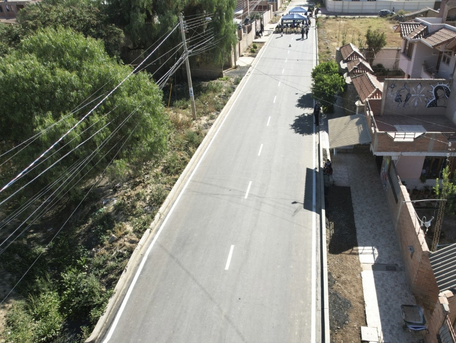 ALCALDE PEDRO GUTI&Eacute;RREZ ENTREG&Oacute; EL ASFALTADO DE LA CALLE BENEM&Eacute;RITOS DE LA PATRIA DEL DISTRITO 1 DE SACABA