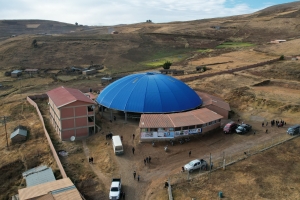 OBRAS PARA SACABA: ALCALDE PEDRO GUTI&Eacute;RREZ ENTREG&Oacute; UN TINGLADO, PATIO C&Iacute;VICO EN LA U.E. PAMPILLA Y COLOC&Oacute; LA PIEDRA FUNDAMENTAL PARA UN BTH