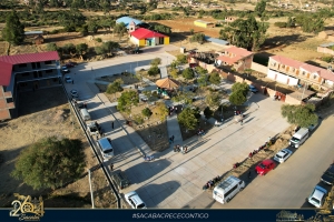 ALCALDE PEDRO GUTI&Eacute;RREZ ENTREG&Oacute; LA RENOVADA PLAZA 12 DE OCTUBRE EN LAVA LAVA ALTA Y UNA ESTATUA DE LA CHOLITA LAVALAVE&Ntilde;A