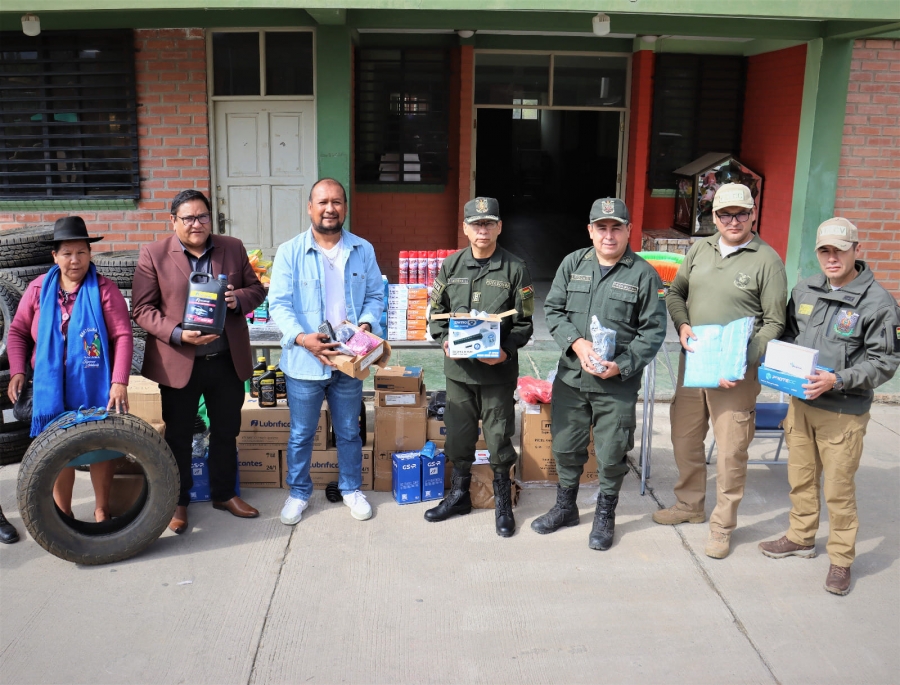 ALCALD&Iacute;A DE SACABA ENTREG&Oacute; EQUIPAMIENTO E INSUMOS AL COMANDO REGIONAL DE LA POLIC&Iacute;A