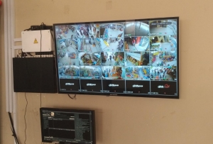 ALCALDE PEDRO GUTI&Eacute;RREZ ENTREG&Oacute; UN SISTEMA DE VIDEOVIGILANCIA EN EL MERCADO DE ABASTO Y EXTINTORES PARA INCREMENTAR LA SEGURIDAD