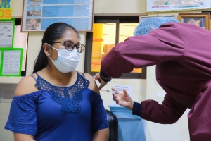 SACABA INICIA CAMPA&Ntilde;A DE VACUNACI&Oacute;N CONTRA EL COVID 19 A MAYORES DE 18 A&Ntilde;OS EN CENTROS DE SALUD