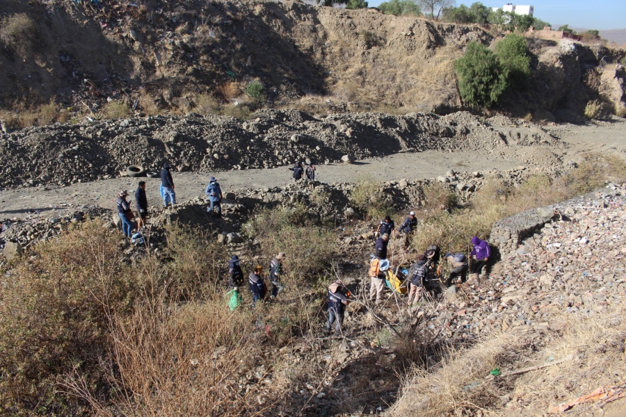 REALIZAN LIMPIEZA AL PARQUE METROPOLITANO DE AROCAGUA