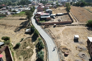CATACHILLA ALTA SE BENEFICIA CON LA ENTREGA DE EMPEDRADO Y CONSTRUCCI&Oacute;N DE CORDONES DE ACERA DE UN CAMINO PRINCIPAL