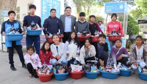 ALCALDE DE SACABA PEDRO GUTI&Eacute;RREZ COMPARTI&Oacute; UNA CHOCOLATADA Y ENTREG&Oacute; CANASTONES A LOS NI&Ntilde;OS TRABAJADORES DEL CEMENTERIO; SE VISITA A CENTROS DE ACOGIDA