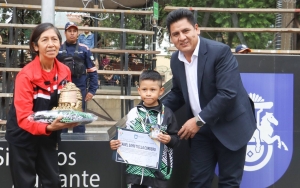 ALCALDE PEDRO GUTI&Eacute;RREZ ENTREG&Oacute; RECONOCIMIENTO A ABIEL SAYRI, EL NI&Ntilde;O QUE CONQUIST&Oacute; EL ORO Y LA PLATA EN AJEDREZ EN EL FESTIVAL SUDAMERICANO DE LA JUVENTUD REALIZADO EN URUGUAY