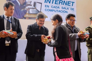 ALCALDE INAUGURA A&Ntilde;O EDUCATIVO CON INTERNET GRATUITO Y  DESAYUNO ESCOLAR