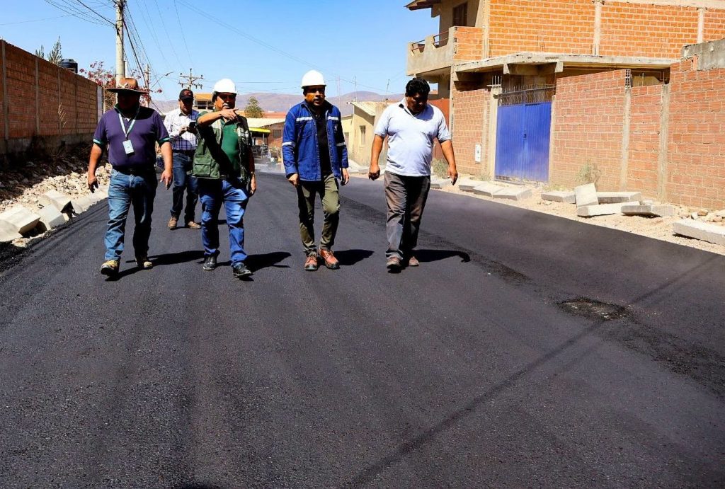 SACABA FORTALECE SU INFRAESTRUCTURA VIAL CON OCHO FRENTES DE PAVIMENTO RÍGIDO Y FLEXIBLE