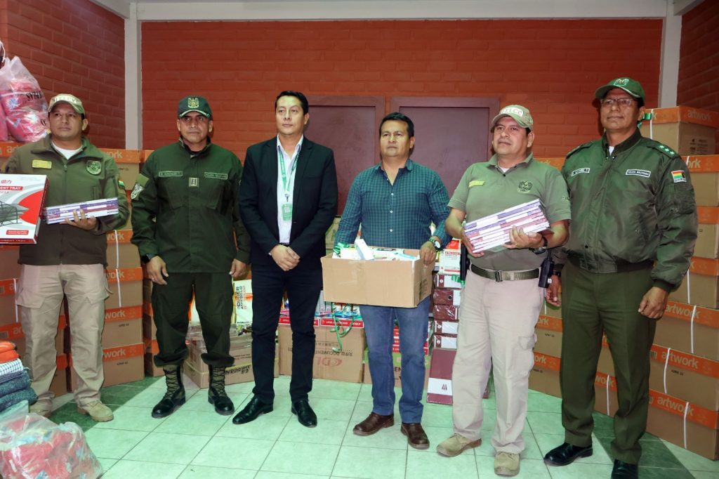 «NO SE LES PEDIRÁ NI UNA HOJA DE PAPEL»: ALCALDÍA DOTA MATERIAL A LA FELCV Y FELCC PARA ATENDER A VÍCTIMAS