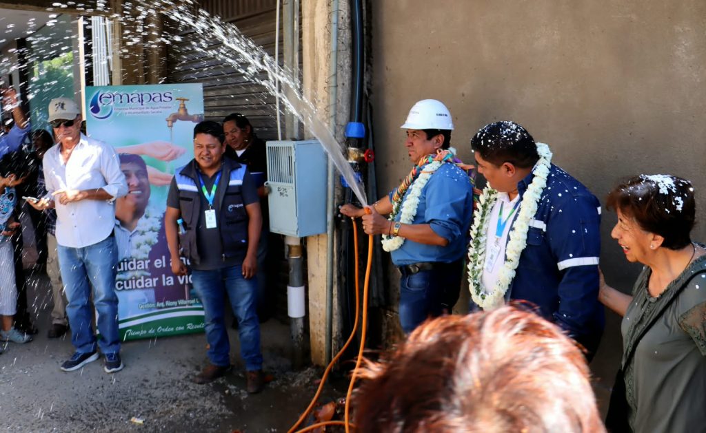 AGUA DE MISICUNI CONTINÚA LLEGANDO A LAS OTB’S DE SACABA Y BENEFICIA A MÁS DE 315 FAMILIAS EN SAN PEDRO MAGISTERIO